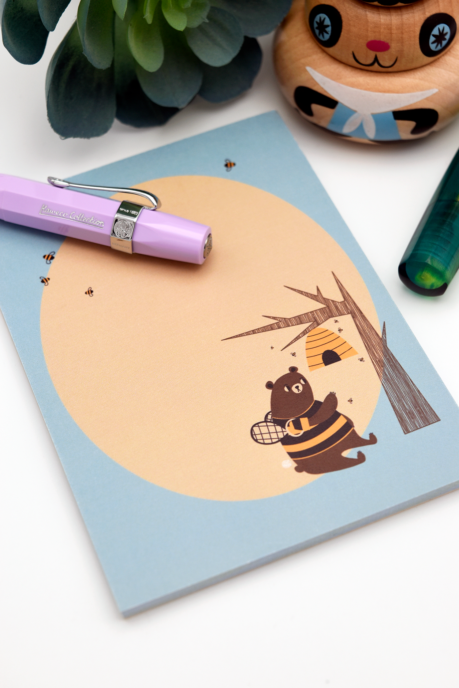 BEAR AND BEES Notepad